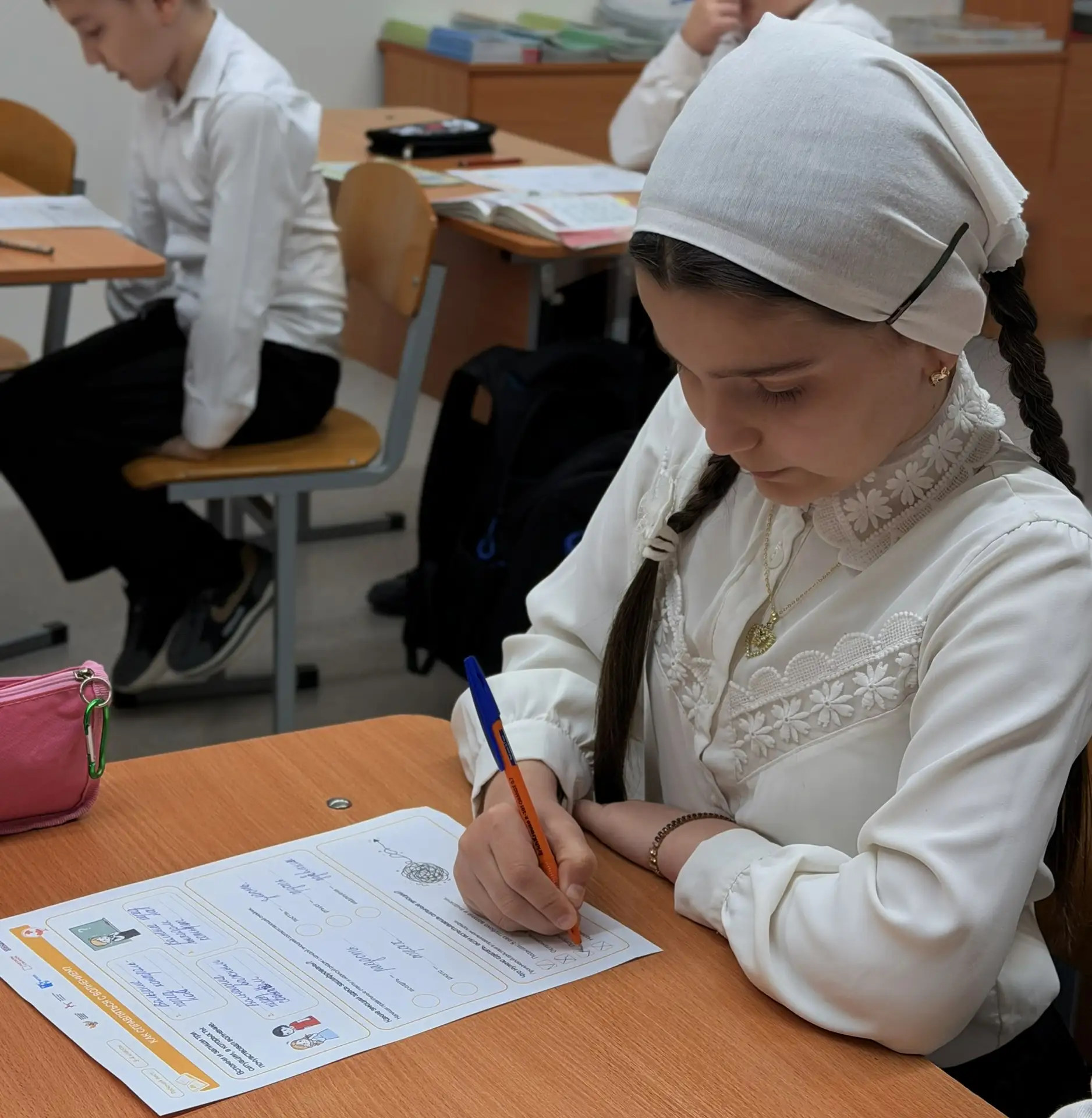 Сегодня, 13 апреля, понедельник, наша учебная неделя традиционно началась с торжественн...