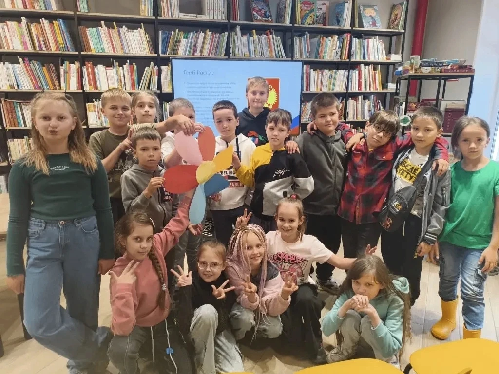 Хроники школьного лагеря #112школаЧелябинск🤝

5 отряд побывал на мероприятии, посвященном Дню Росси