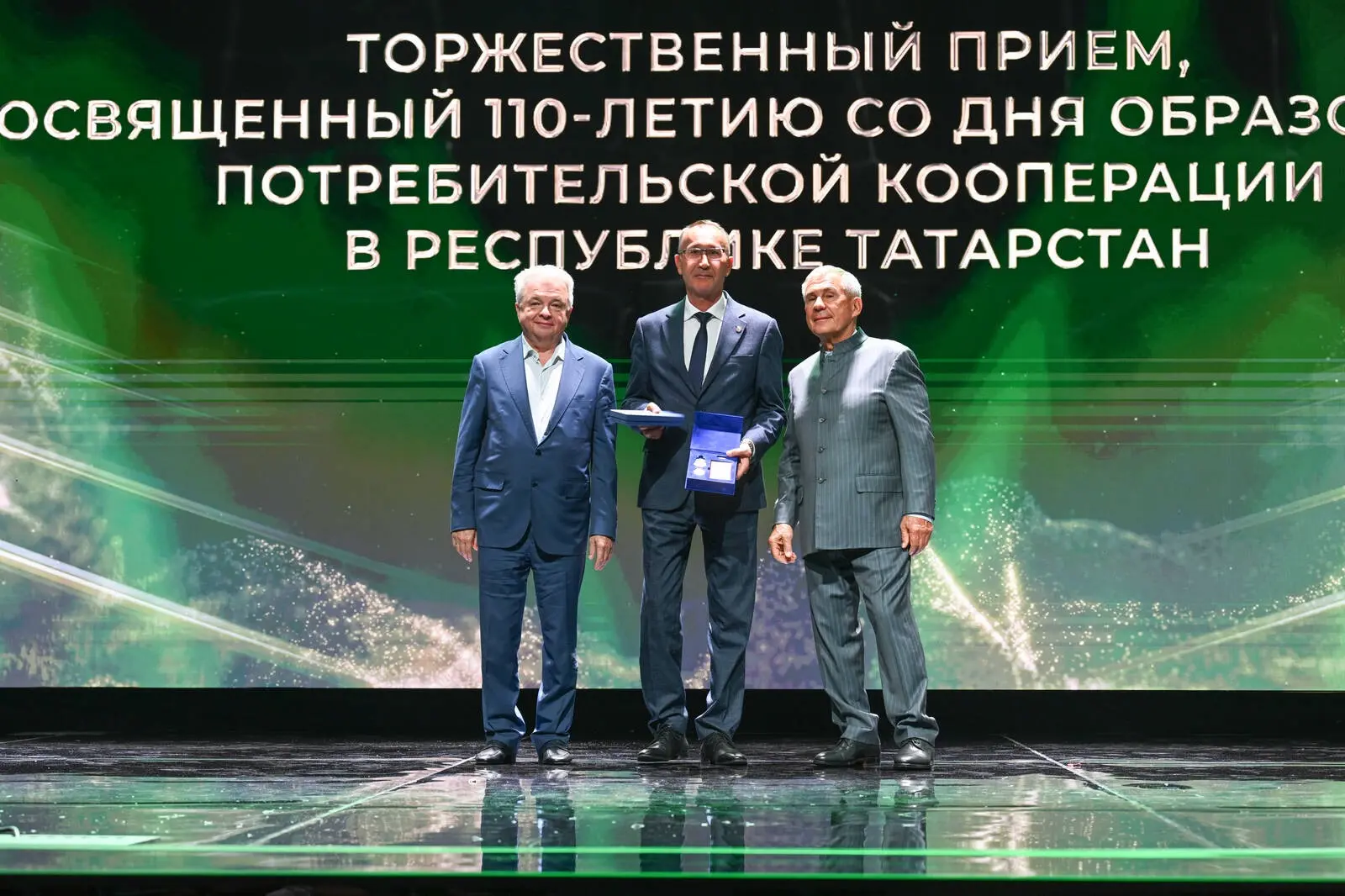 🎉 Поздравляем Аяза Адиповича Шафигуллина с высокой наградой! 👏

Глава Ютазинского района Аяз Шафиг