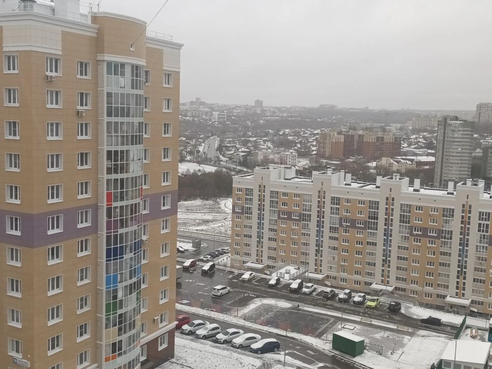 Зима не отпускает! Ещё вчера было "тепло", а сегодня лёг снег. Погода преподносит сюрпр...