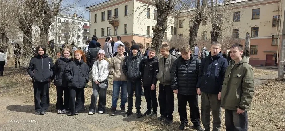 🕊️Ученики нашей школы вместе с педагогами посетили концерт 🎼«Фронтовой бригадный грузовик»от студент