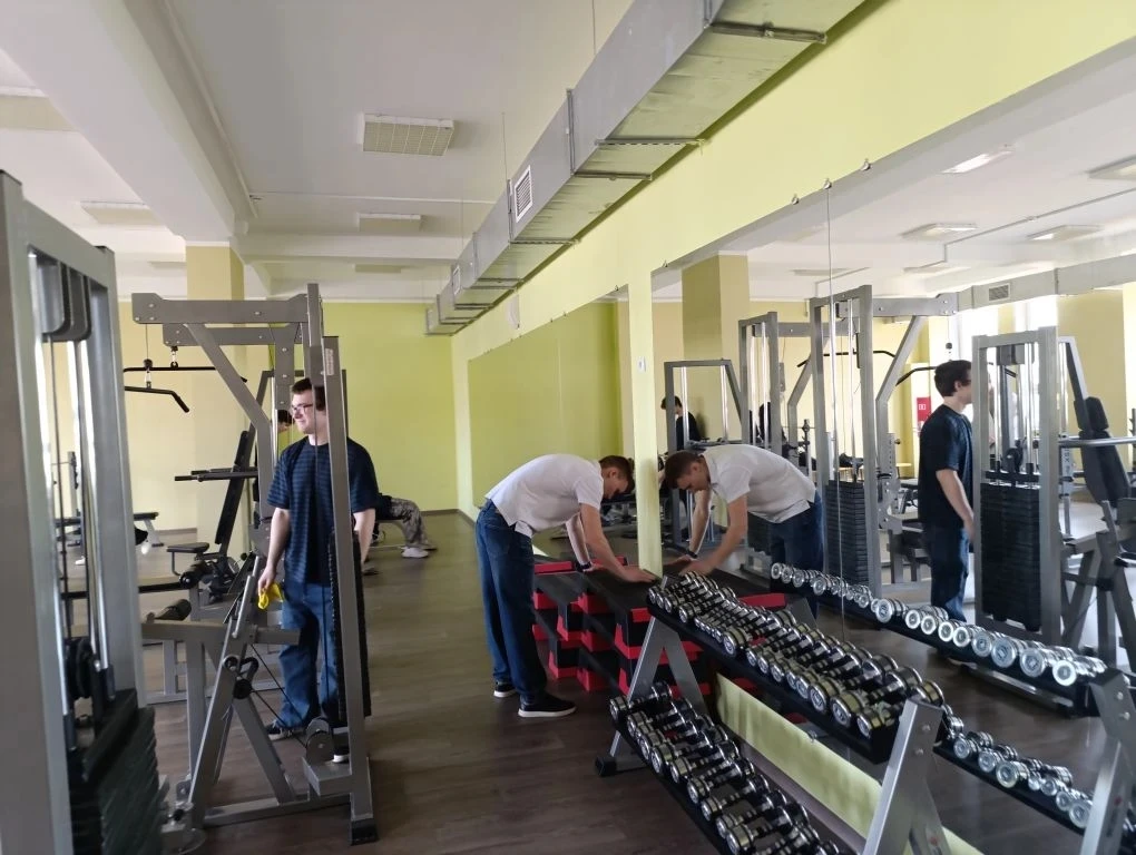 СУББОТНИК 2026- ВМЕСТЕ МЫ СИЛА!  Сегодня наша школа преобразилась!  Наконец, состоялся наш большой и