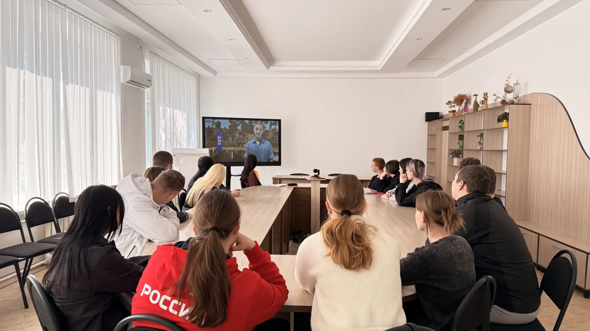 🌾 Традиционно учебная неделя в Скадовском аграрном колледже началась с Разговоров о важном!   🗓Тема: