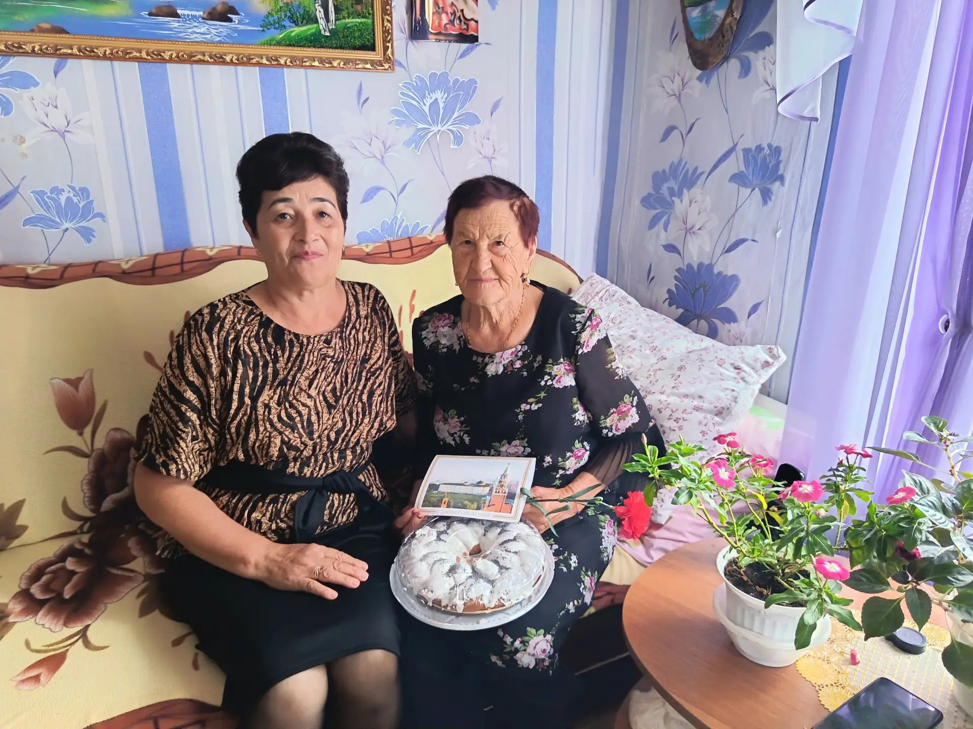 💐👏Глава сельского поселения Бузюровский сельсовет Васильева Г. М. поздравила с днём р...