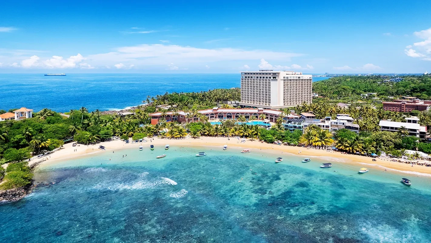Araliya Beach Resort & Spa