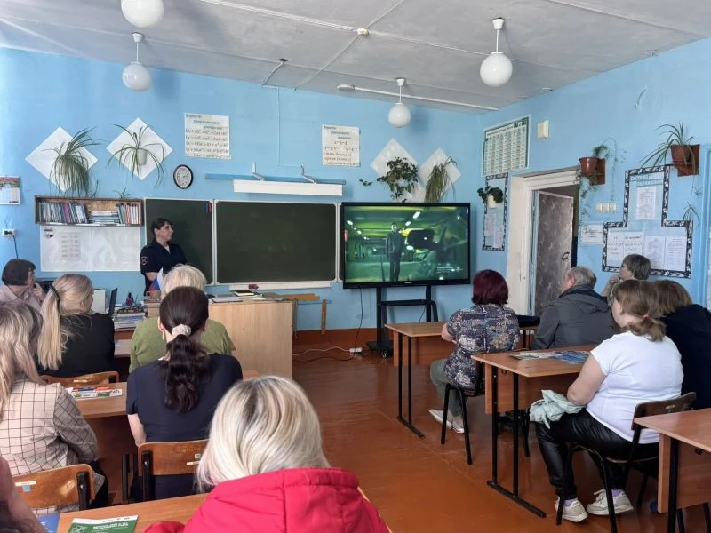 В Новосибирской области сотрудники Госавтоинспекции приняли участие в общешкольном родительском собр