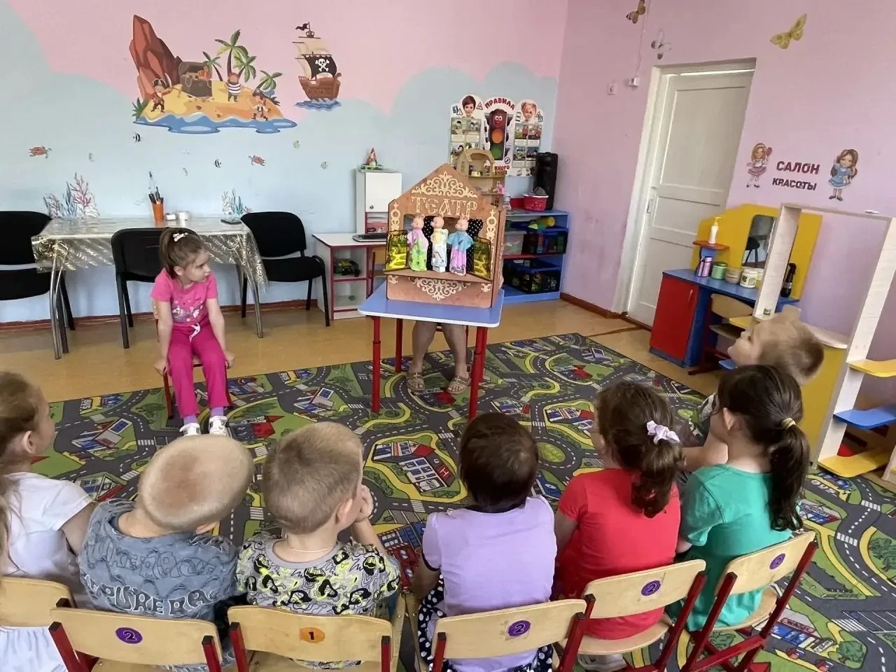 🎭Сегодня в средней и младшей группах состоялось настоящее чудо — кукольный спектакль по любимой ска
