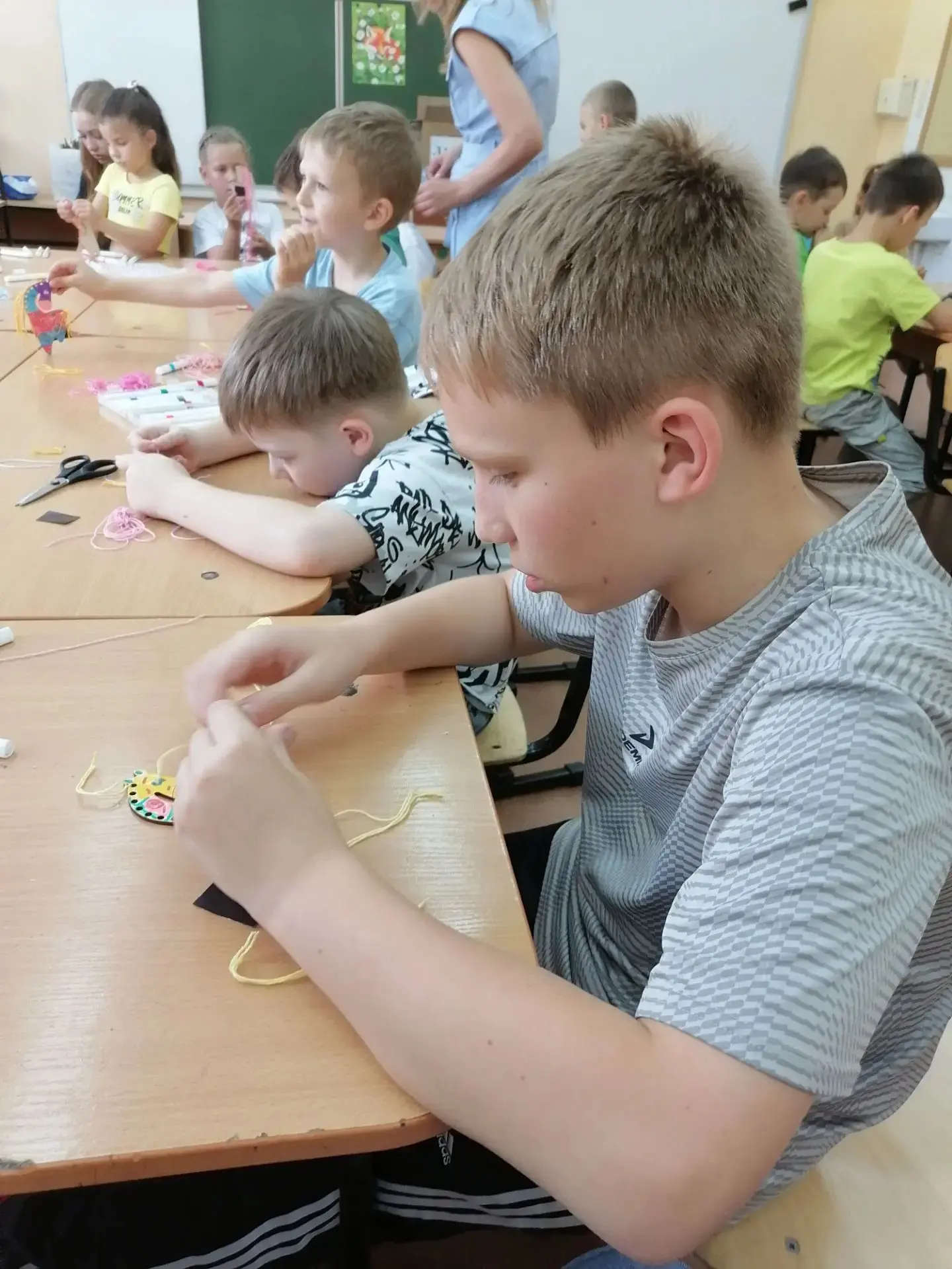 Девятый день в пришкольном лагере был посвящен теме "Законы для юного гражданина".

Утро началось с 