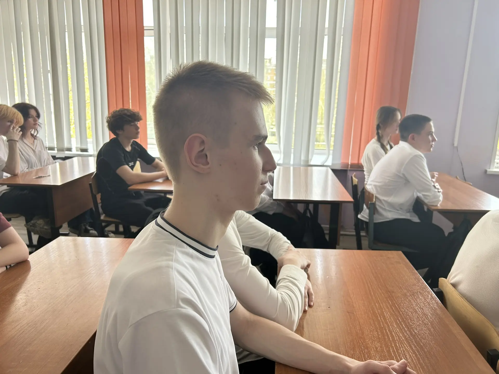 📢 "Со знанием дела: рабочие профессии на рынке труда" – наша лекция в 9 классе! 📢  Первомай – это не