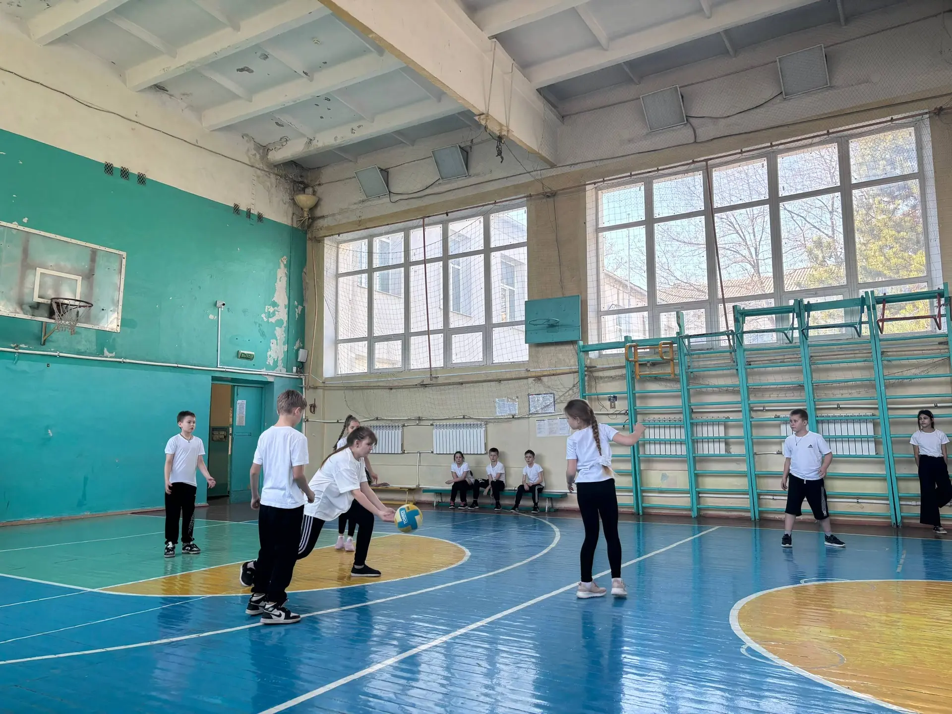 Наши юные спортсмены! 🏐  📌11 марта на базе школы № 12 города Симферополя прошёл Муниципальный этап с