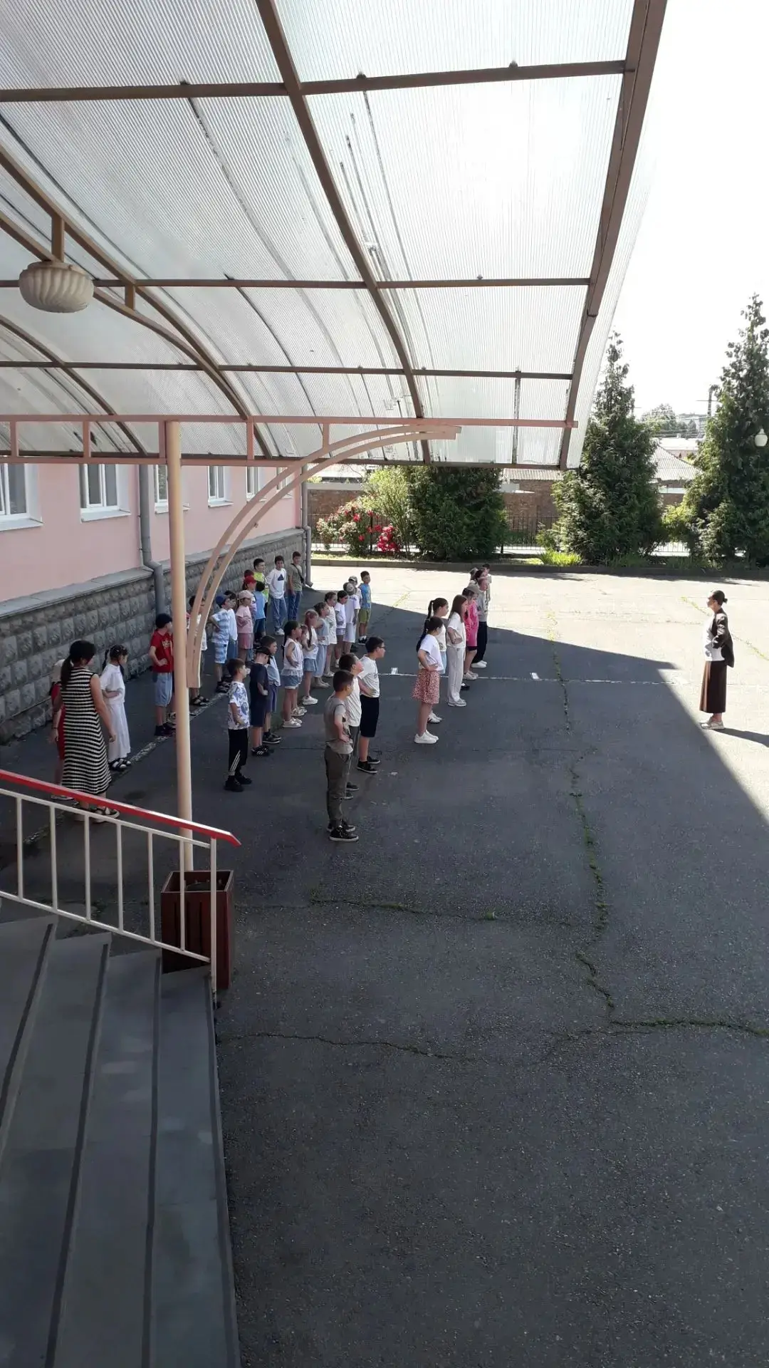 Насыщенный день в лагере «Умники и умницы»

Сегодня в пришкольном лагере день прошёл под знаком твор