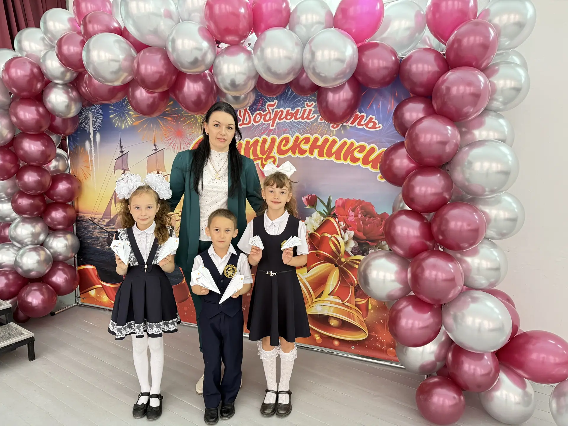 Трогательная традиция: «Самолётики будущего» ✈️