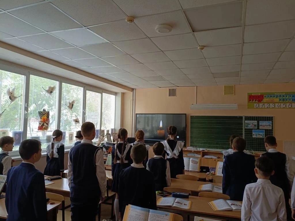 Лицеисты присоединились к Всероссийской акции «Светлой памяти павших в борьбе против фашизма» 🕯🤍    
