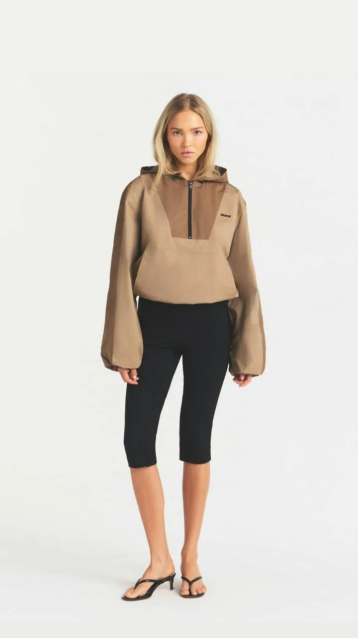 Очень классная новинка у SKIMS - лёгкий анорак Woven Cotton Half Zip Pullover в красиво...