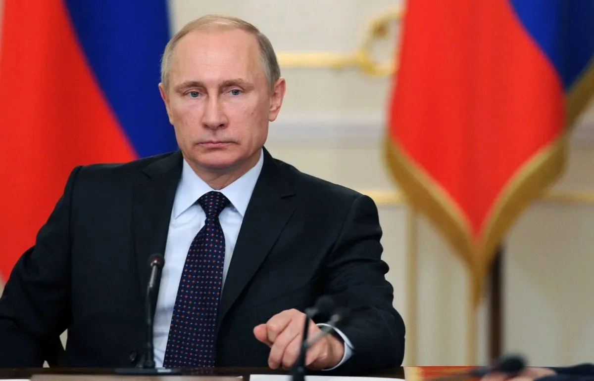 Президент Владимир Путин присвоил государственные награды многодетной семье и доктору и...