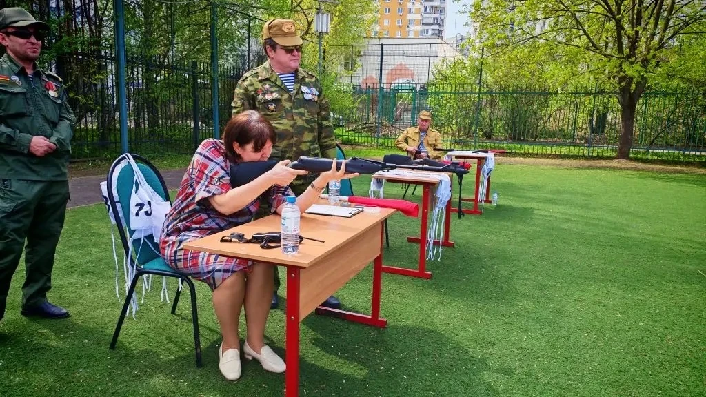 🏃‍♂️💥 Один промах — и ещё круг! В школе прошёл настоящий биатлон на скорость, выдержку и точность  ❄