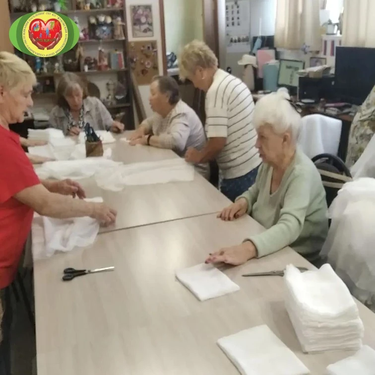 «Серебряные» волонтеры «Жуковского КЦСОН» продолжают складывать марлевые салфетки.
Более 5000 марлев
