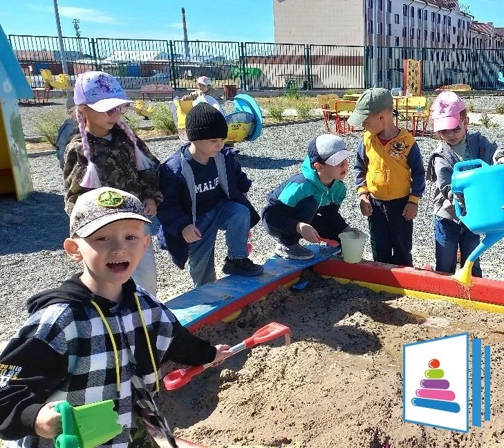 🏖️✨Сегодняшняя прогулка удалась на все 💯!
Ребята устроили настоящую магию: от изучения сухого песк