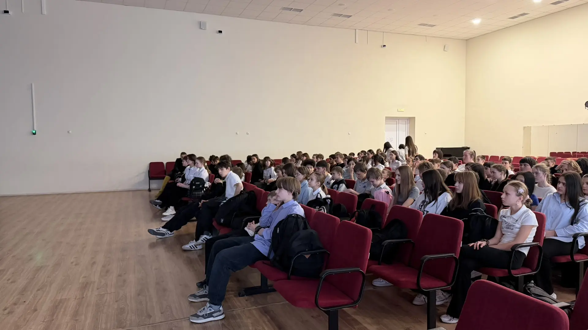 📚 Урок исторической памяти🇷🇺  В рамках празднования воссоединения Крыма с Россией учащиеся 7-х класс