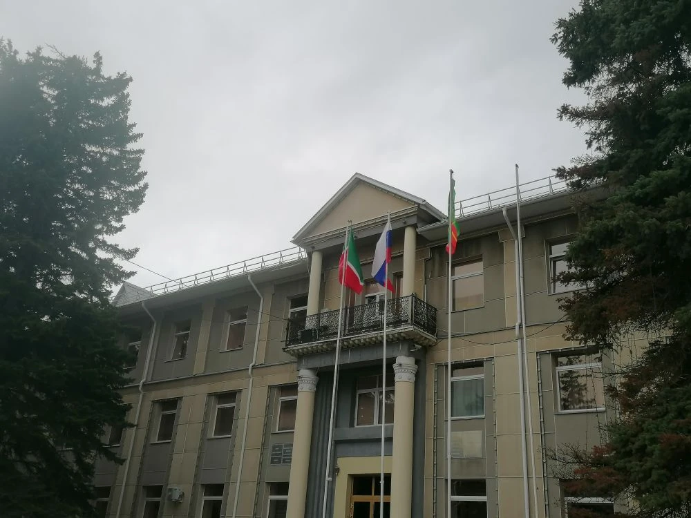 Уважаемые работники Альметьевского муниципального образования!