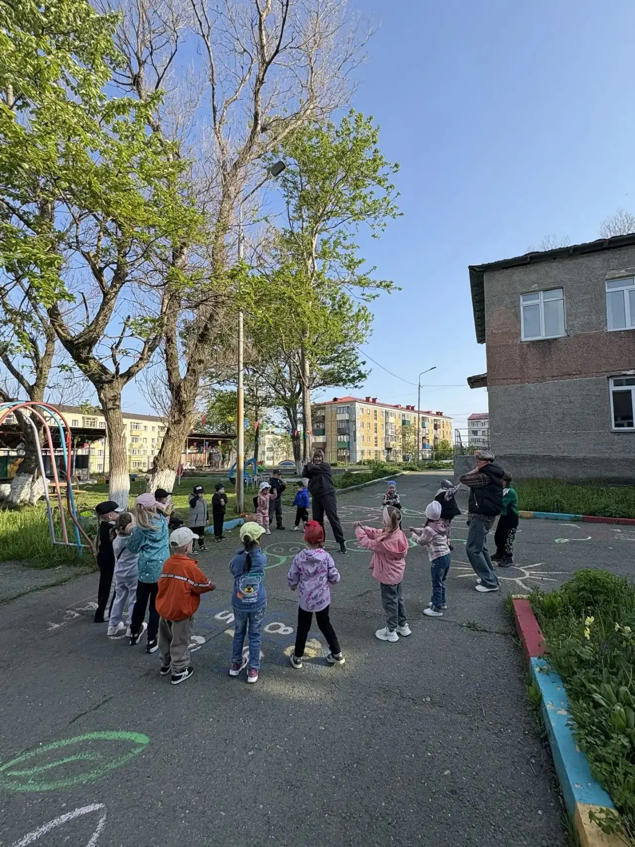 Утренняя гимнастика на свежем воздухе: что может быть лучше? ☀️🌿