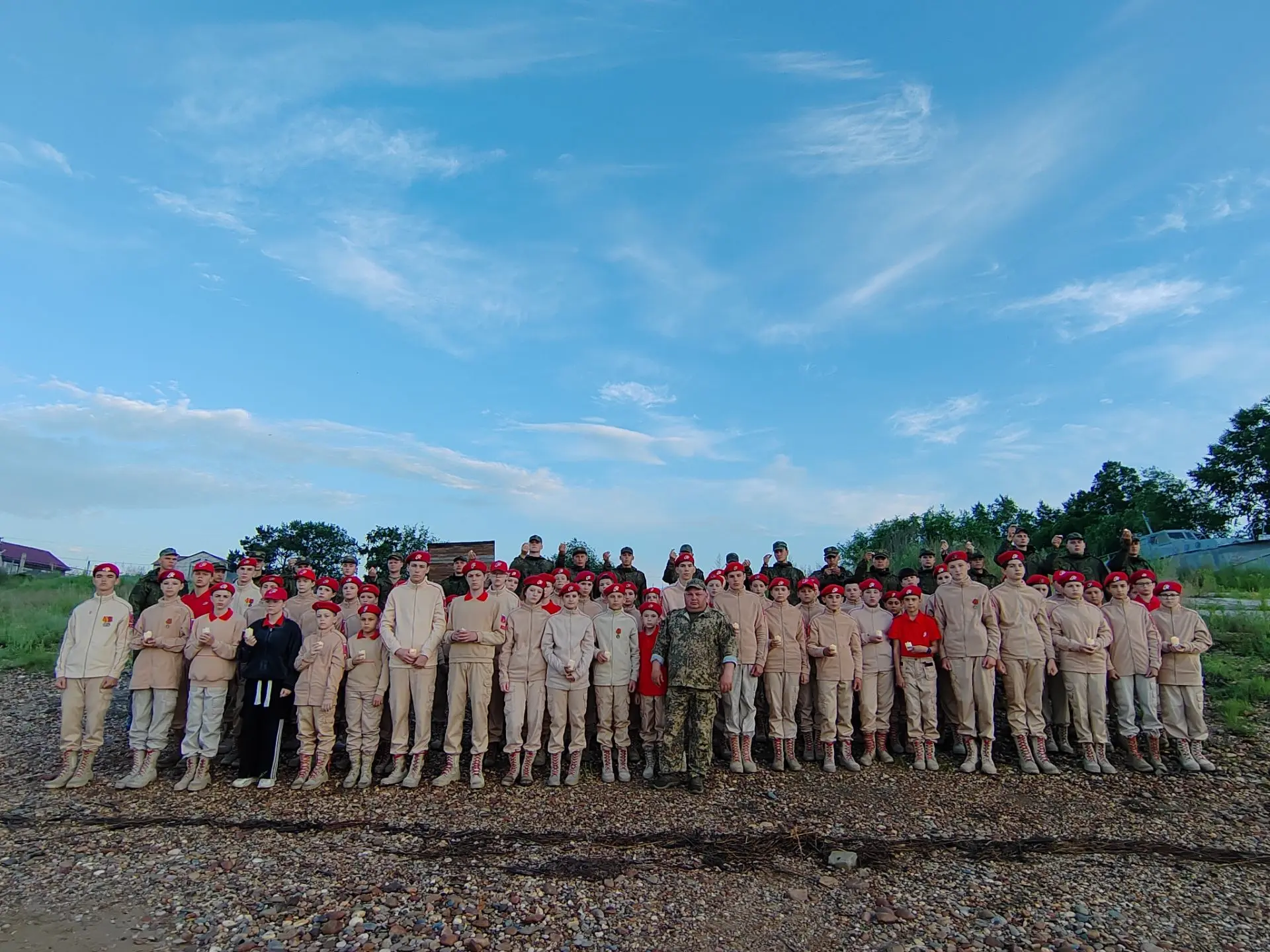 ⭐ День памяти и скорби

22 июня в 4 часа утра, в память о тех, кто не вернулся с полей сражений в го