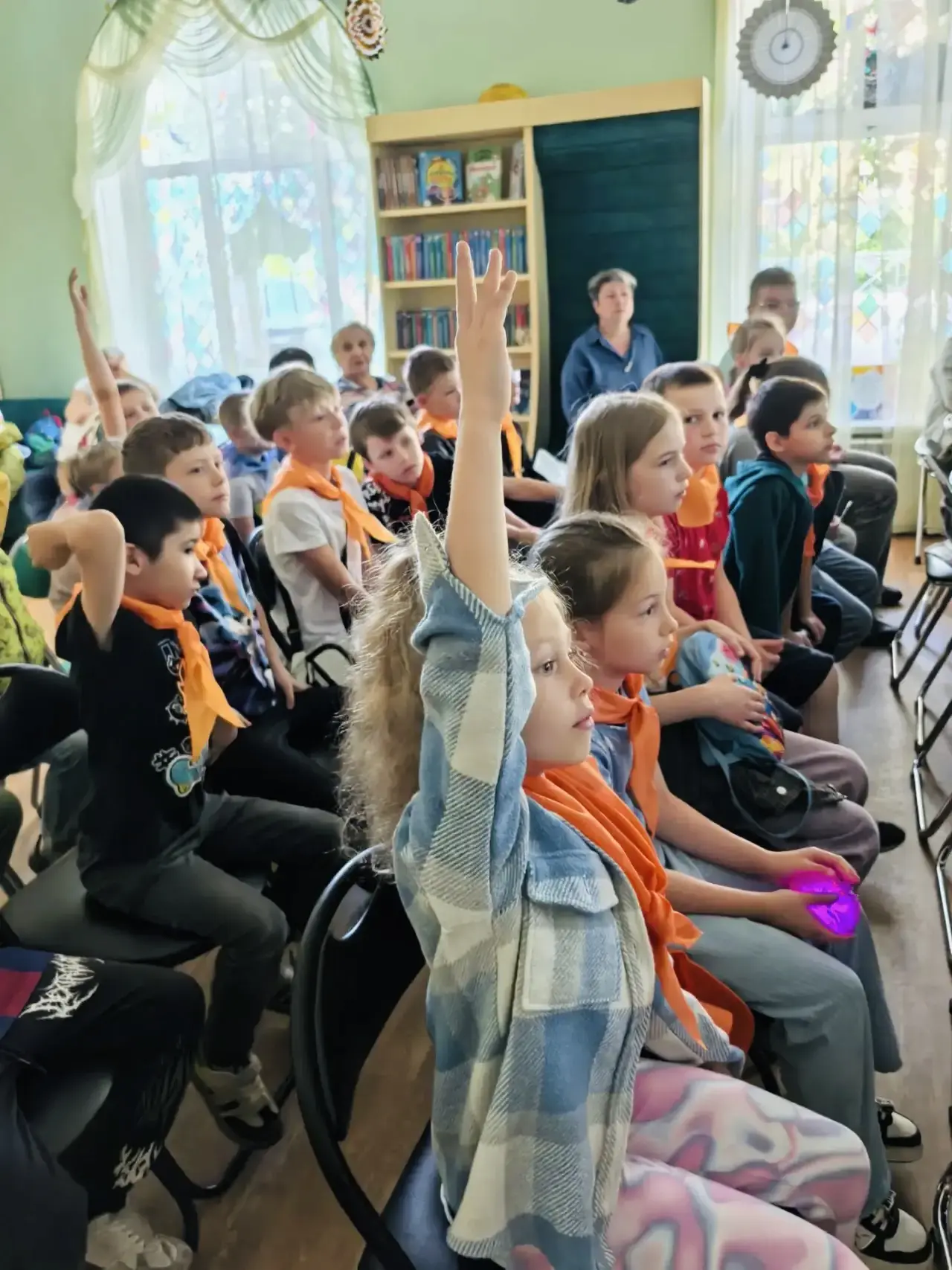 🌞 Сегодняшний день в нашем лагере прошёл интересно, познавательно и очень душевно. 🇷🇺

✨Утро по т