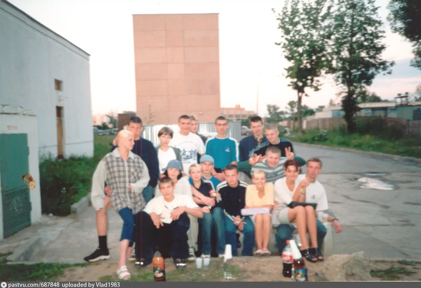 В 18-м микрорайоне. Фото 1997–1998 годов с сайта pastvu.com

Прислать новость
Обсудить в чате | Чаты