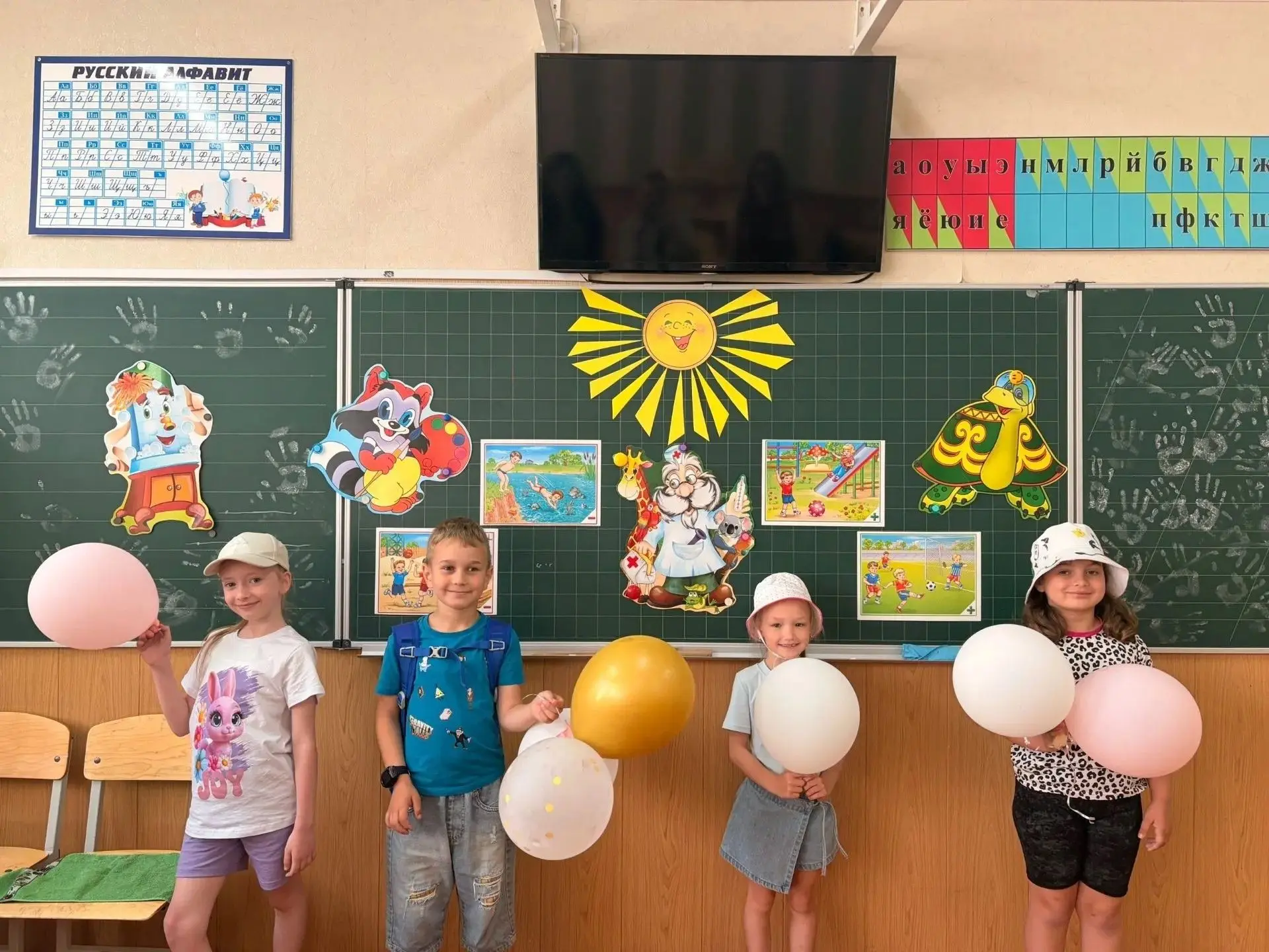 ☀️ Лето в вопросах и загадках! ☀️Что растёт на грядке, а что летает в небе? Какое морож...