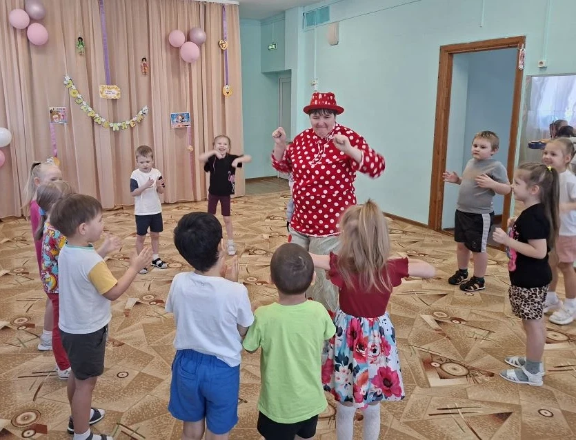 🎉 Улыбки, хохот и конфетти: как мы искали весеннее настроение! 🎉