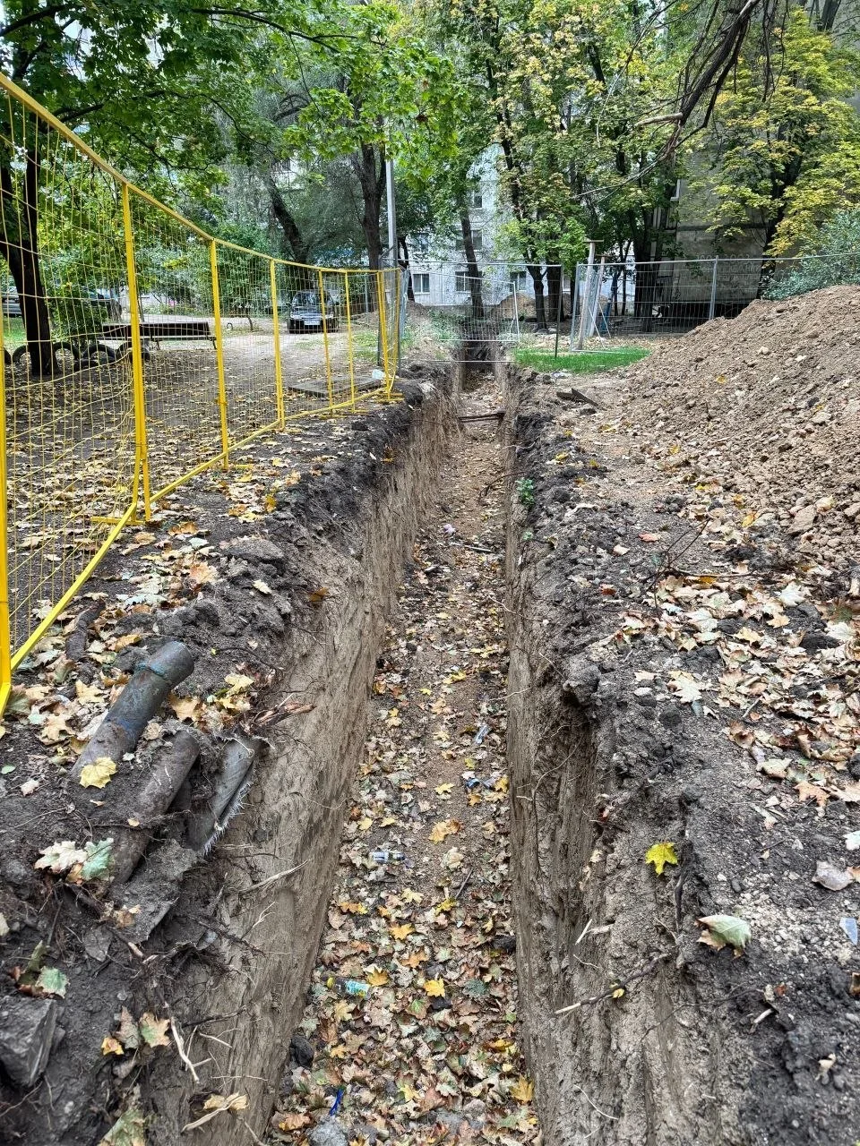 До отопительного сезона две недели, а труб всё ещё нет