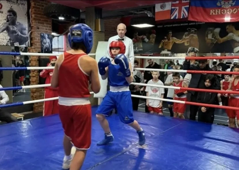 🥊 Клуб бокса МОСБОКС Бутово приглашает на бесплатную тренировку!  Приведите себя в форму к лету на г