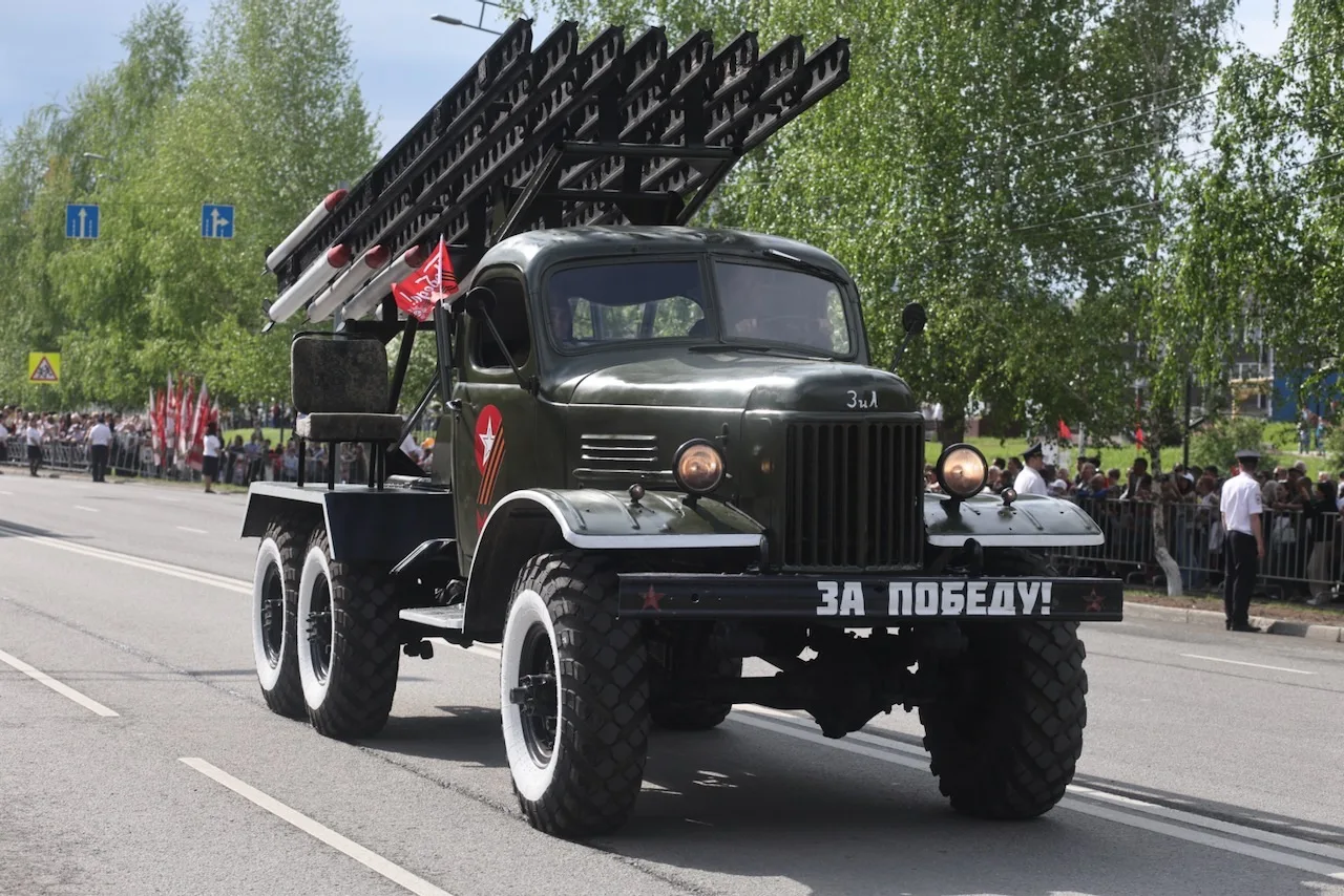 Подборка фотографий с торжественного парада в Горно-Алтайске📸  Парадные расчеты продемонстрировали о