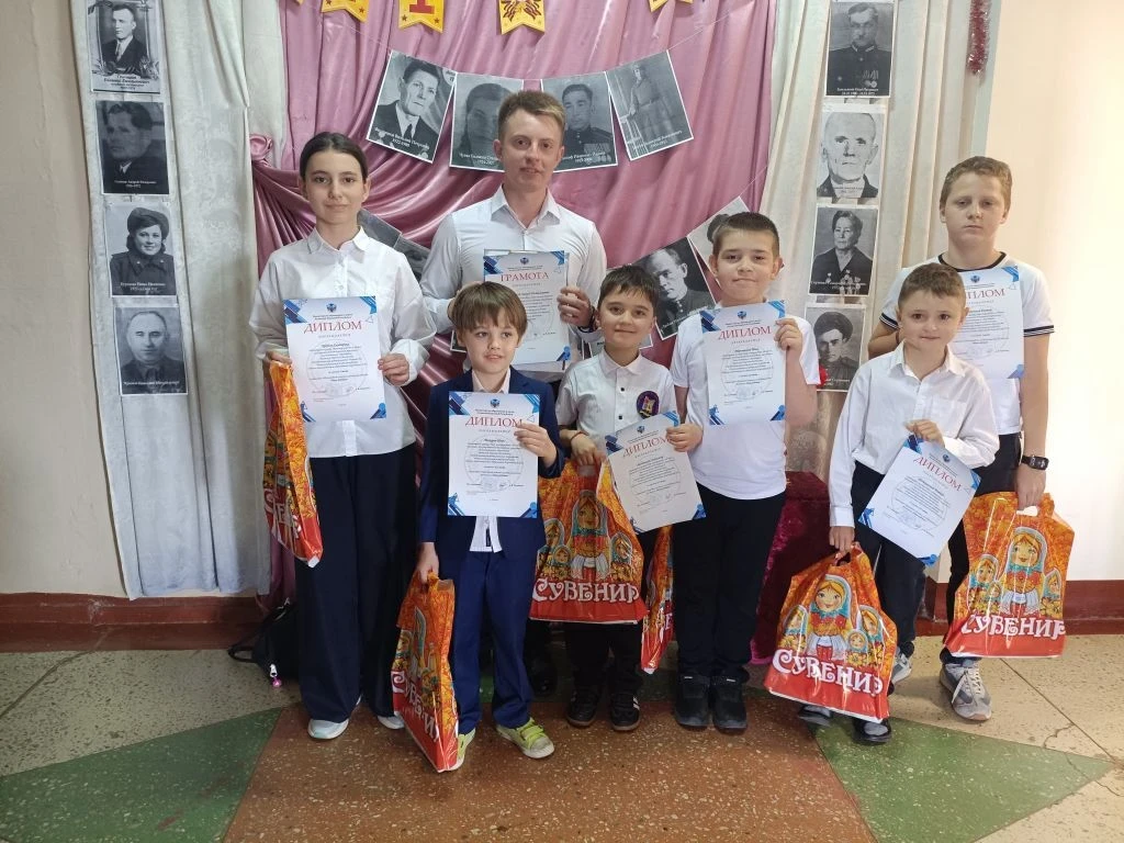 🚀 НАГРАЖДЕНИЕ ПОБЕДИТЕЛЕЙ III РЕСПУБЛИКАНСКОГО ФЕСТИВАЛЯ «ИГРЫ РОБОТОВ» 🎁