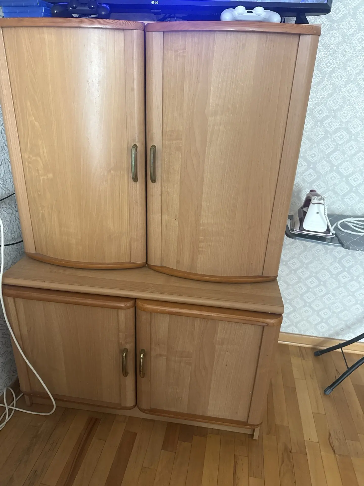 Продается тумба 3000₽