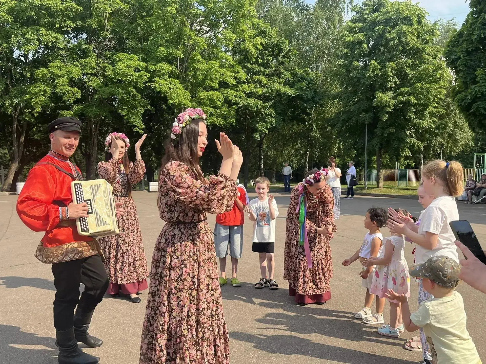 🇷🇺11 июня в Парке имени 30‑летия Победы состоялось праздничное мероприятие «Вместе мы — большая си