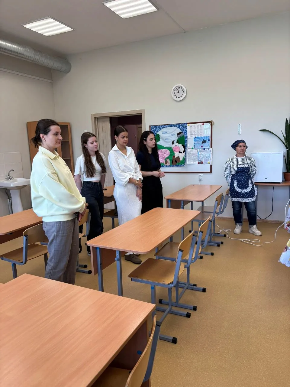 ФИЯ в Марковской школе 🏫 
 
3 июня студентки группы 4431 Алия Шукюрова, Ангелина Наврузова, Диана Т