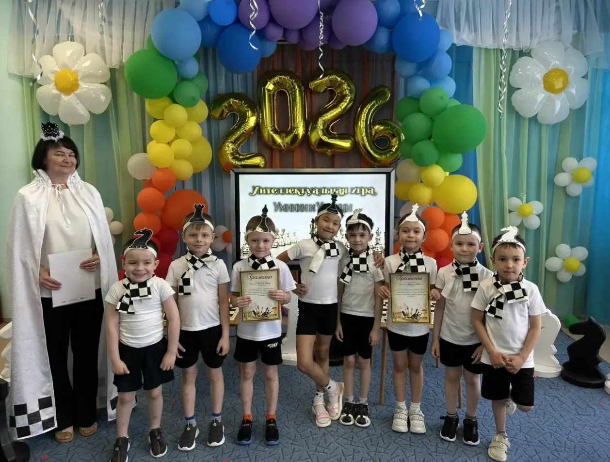 🎓✨♟️20 и 21 мая педагог Эсанова Хафиза Рахманкуловна объединила воспитанников и их род...