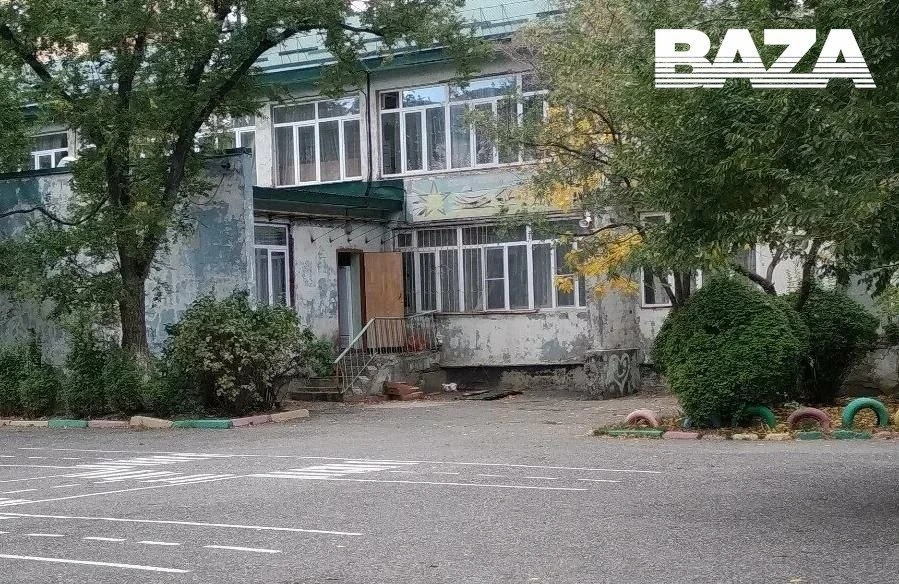 Двухлетней девочке оторвало палец в детском саду Махачкалы — воспитатели пытались скрыт...
