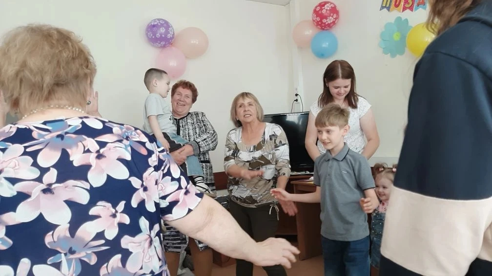 В Плавске отметили День защиты детей праздником для бабушек и внуков