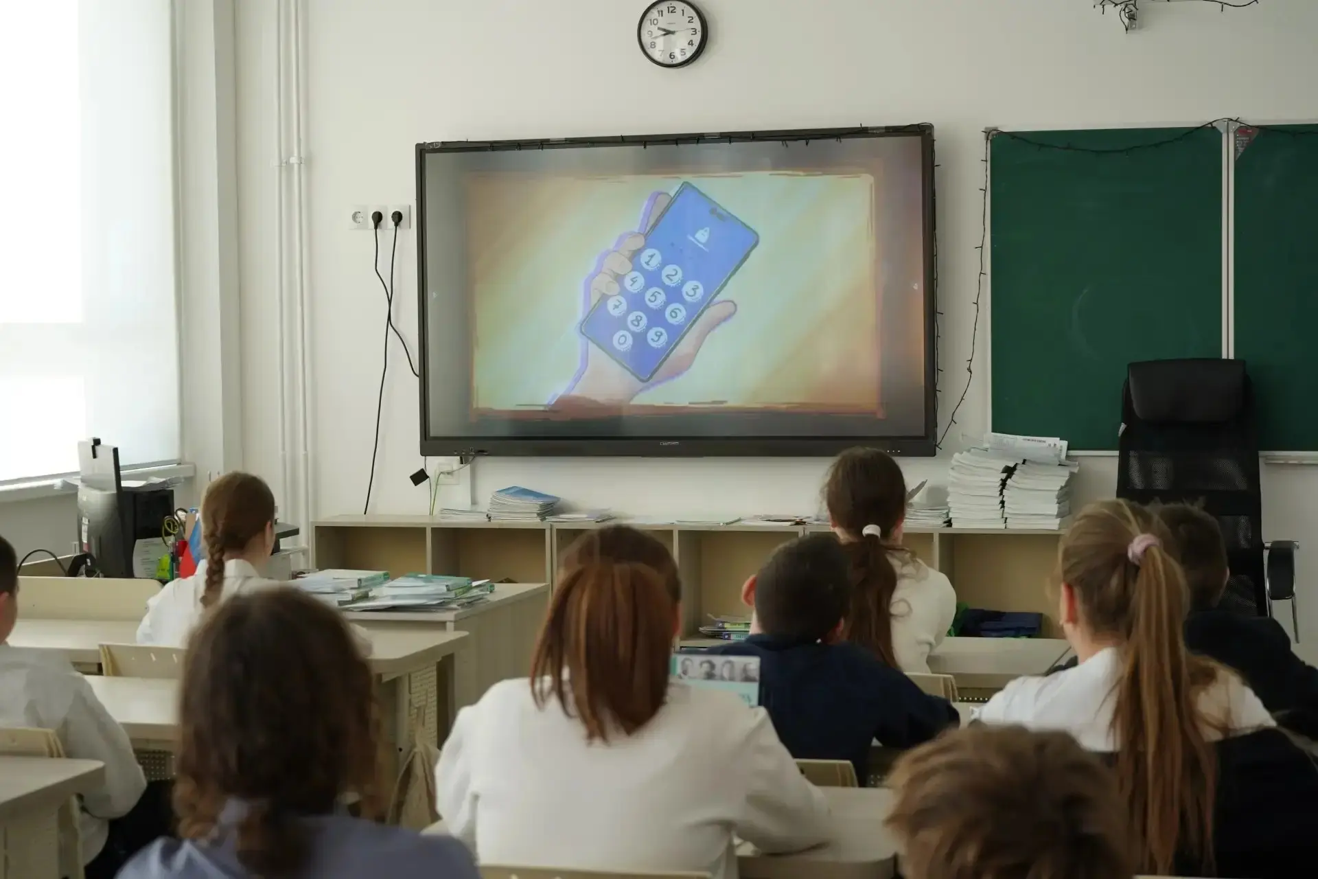 🪝В Шатурском лицее проходит месячник профилактики мошенничества.  🤳Почему нельзя сообщать свои личны