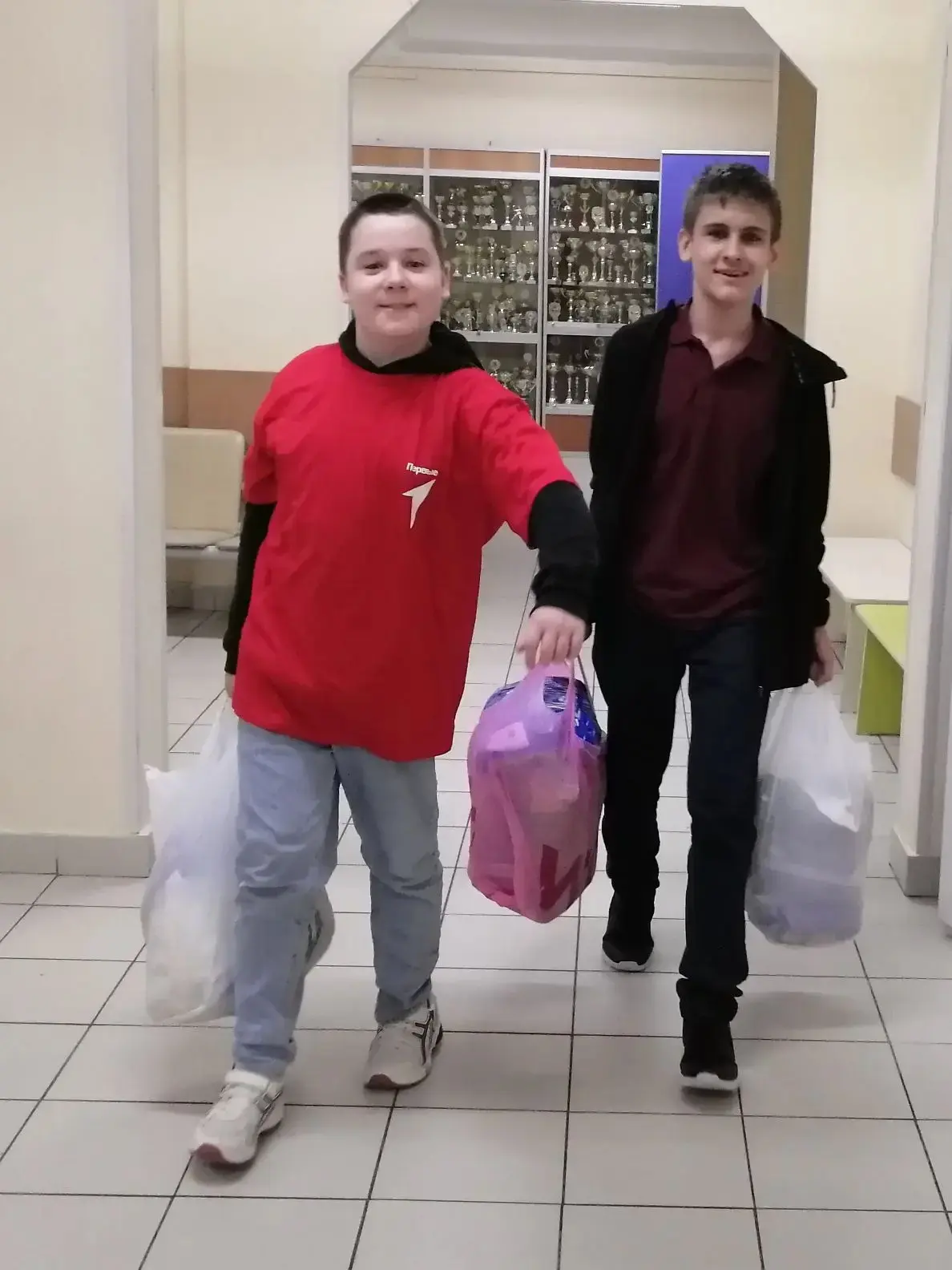 «А я еду не на дачу, Не в кино, и не в музей. Еду я в приют собачий Навестить своих друзей» 🐶 Елена 