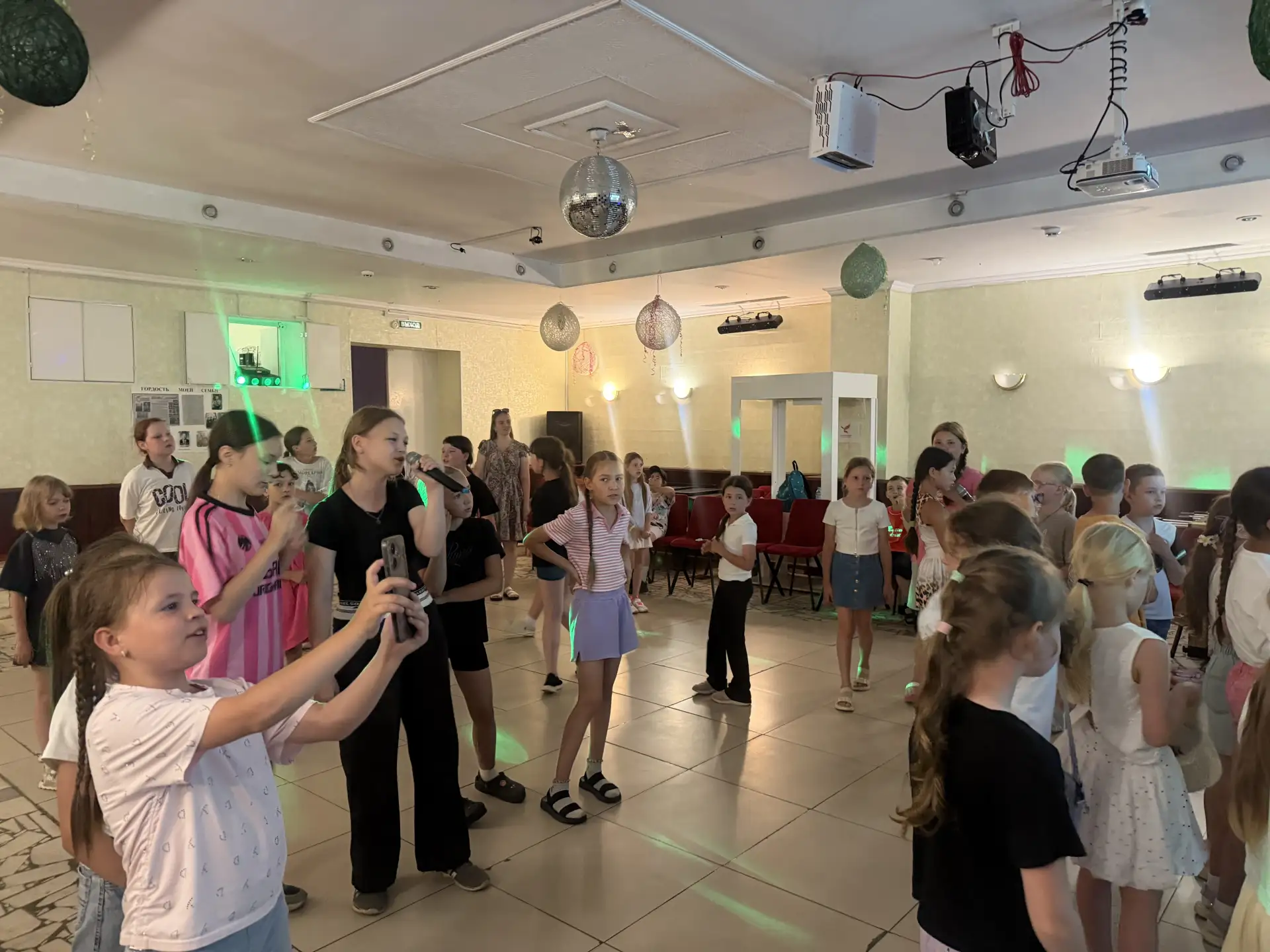Пришкольный лагерь посетил Дом культуры «Альфа».

Для ребят была подготовлена яркая развлекательная 