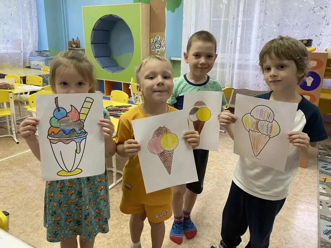 Сегодня в микрорайоне "Рябинушка" было по-настоящему жарко! Тема дня — любимое летнее лакомство, от 