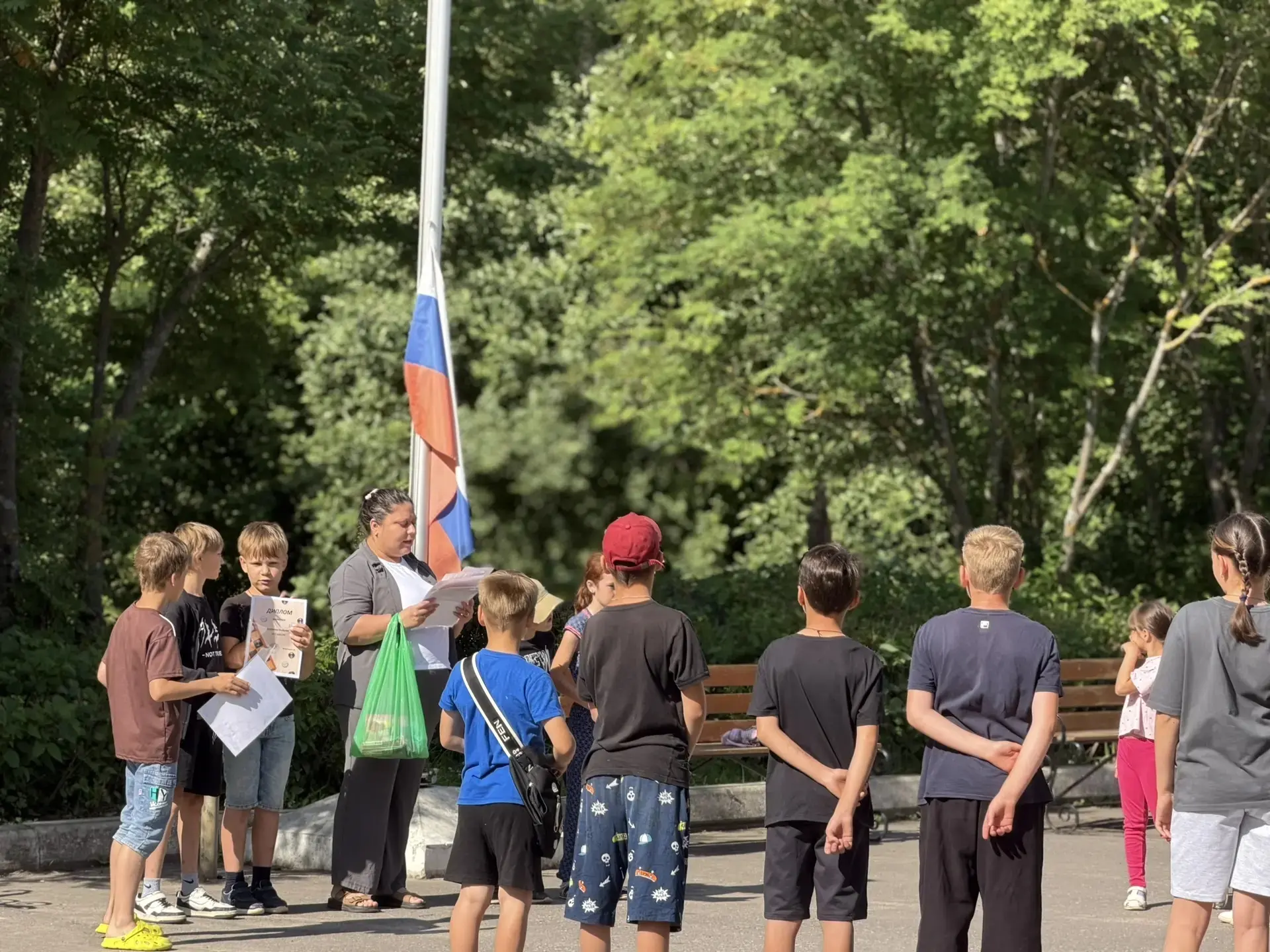29 июня в пришкольном оздоровительном лагере «Солнышко» прошёл под названием «День эрудита». 
 Утро 