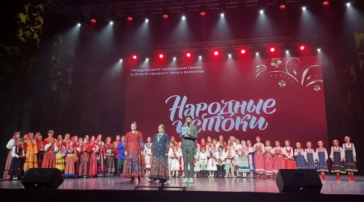 Рубрика "Наши достижения"  Делимся радостью!  Ученицы 4 класса  «Думающий» Ксения Новикова и Елизаве