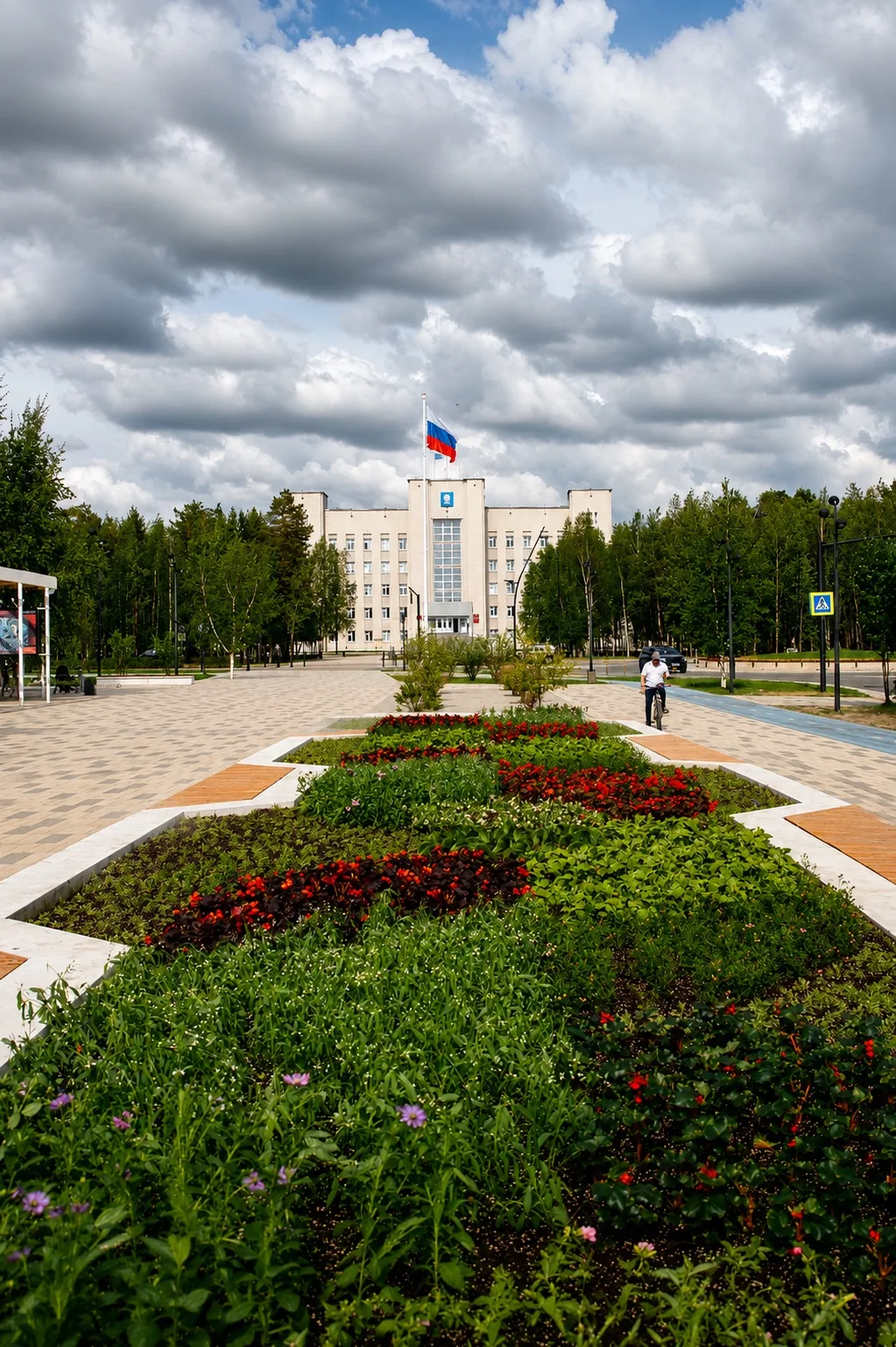 12 июня на центральной аллее города торжественно отметят День России. Мероприятия пройд...