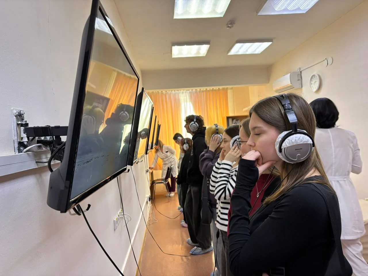 🔬 Заглянули в мир восстановления: 11-й класс в Урайской окружной больнице медицинской реабилитации  