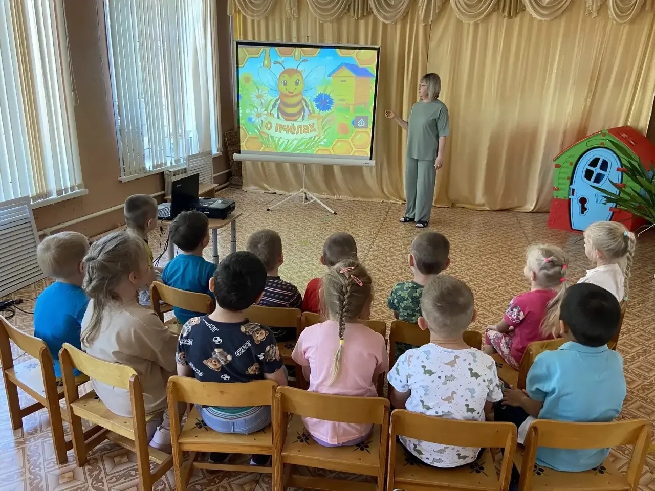 Сегодня всемирный день пчёл🐝