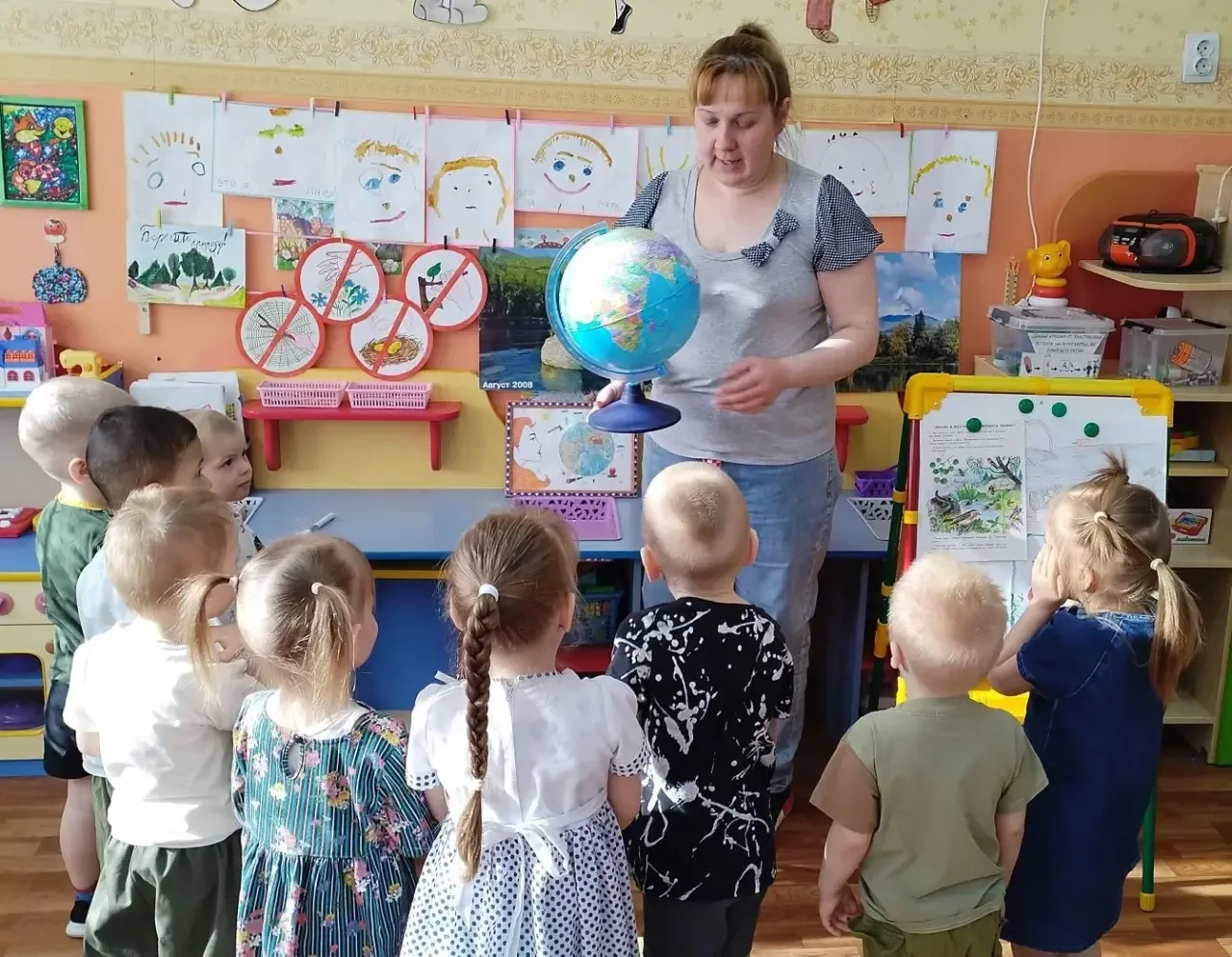 🌍 В День Земли у «Смурфиков» прошла увлекательная беседа «Берегите природу»! 🌱